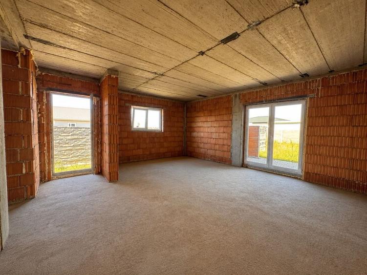 Duplex cu 3 camere cu Canalizare în Moșnița Nouă