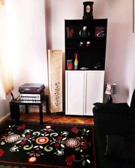 Apartament cu 3 camere semidecomandat, mobilat în Tineretului