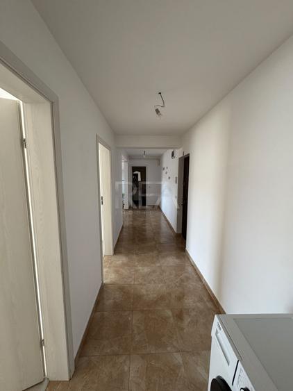Apartament cu 3 camere decomandat, mobilat în Apărătorii Patriei