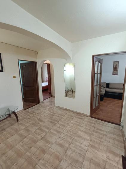 Apartament cu 3 camere decomandat în Turda