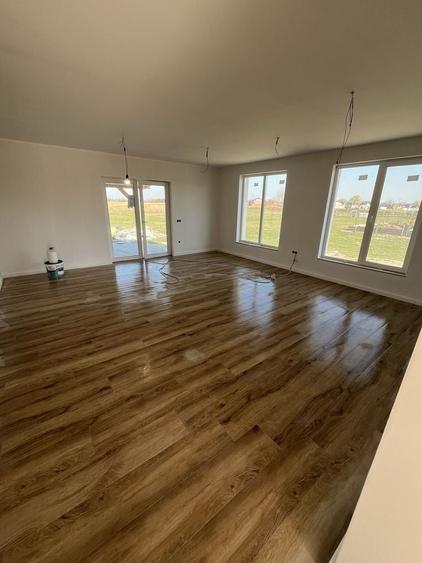 Casă cu 3 camere în Sântandrei