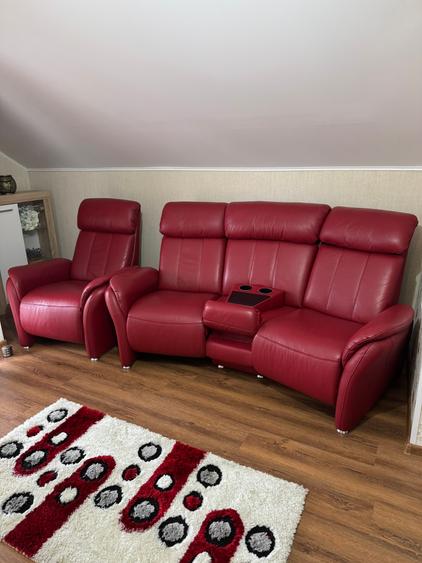 Casă individuală cu 7 camere cu Teren 4000 Mp în Exterior Est