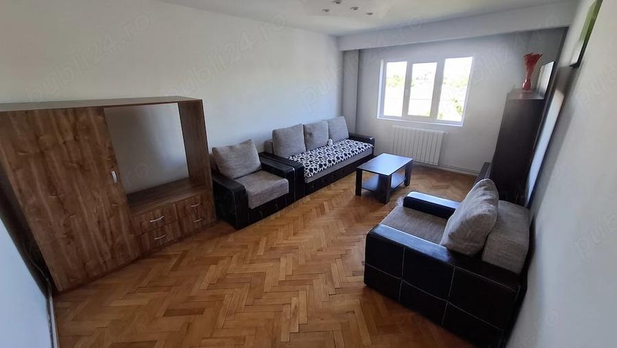 Apartament cu 3 camere decomandat în Soarelui