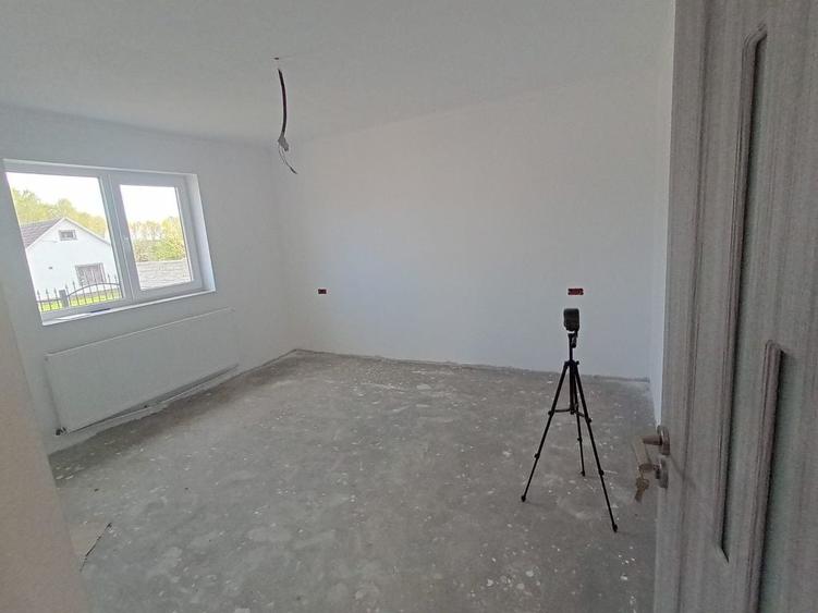 Casă cu 4 camere în Vinga