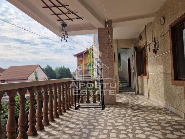 Casă individuală cu 17 camere cu Canalizare în Pârneava