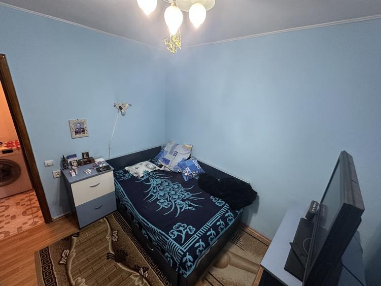 Apartament cu 4 camere semidecomandat, mobilat în Berceni