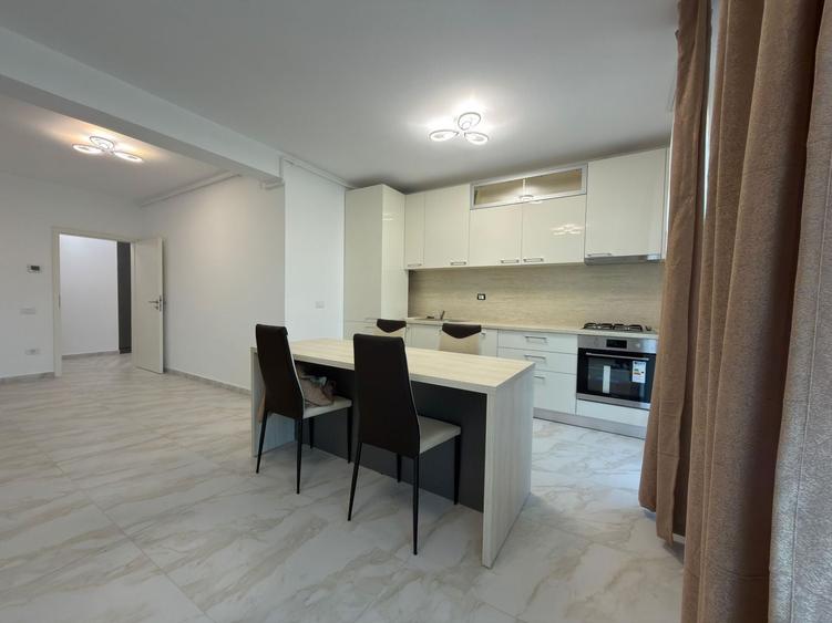 Apartament cu 2 camere, mobilat în Tractorul