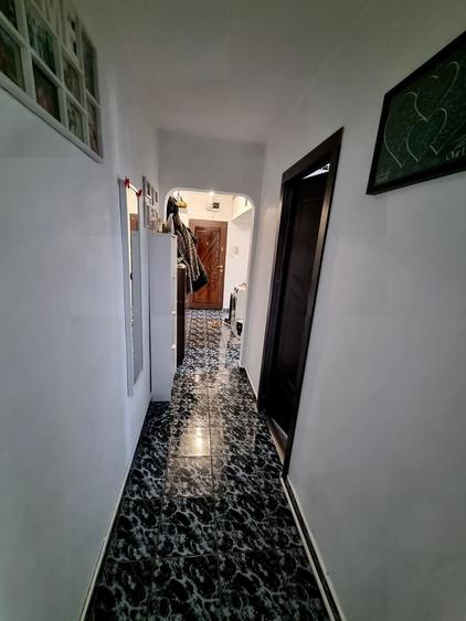 Apartament cu 3 camere semidecomandat, mobilat în Casa de Cultură