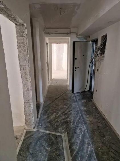 Apartament cu 3 camere decomandat în George Enescu