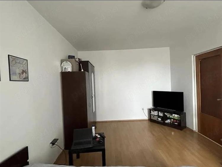 Apartament cu 2 camere decomandat în Titan