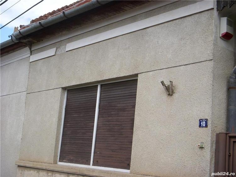 Casă cu 4 camere în Semicentral