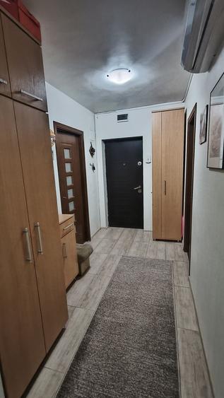 Apartament cu 3 camere decomandat în Exterior Vest
