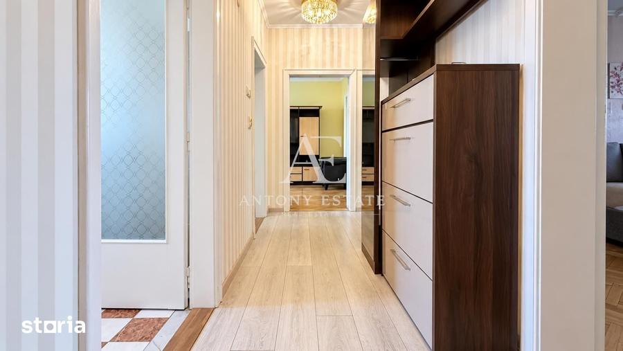 Apartament cu 3 camere semidecomandat în Central