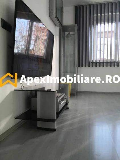 Apartament cu 3 camere decomandat în Gara de Nord