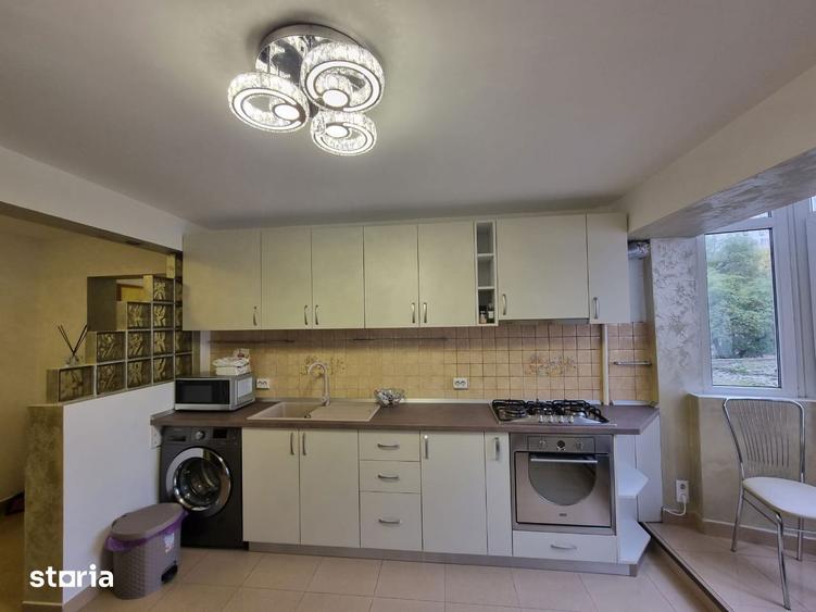 Apartament cu 4 camere decomandat în Matei Voievod