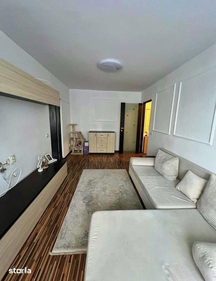 Apartament cu 2 camere semidecomandat, mobilat în Central