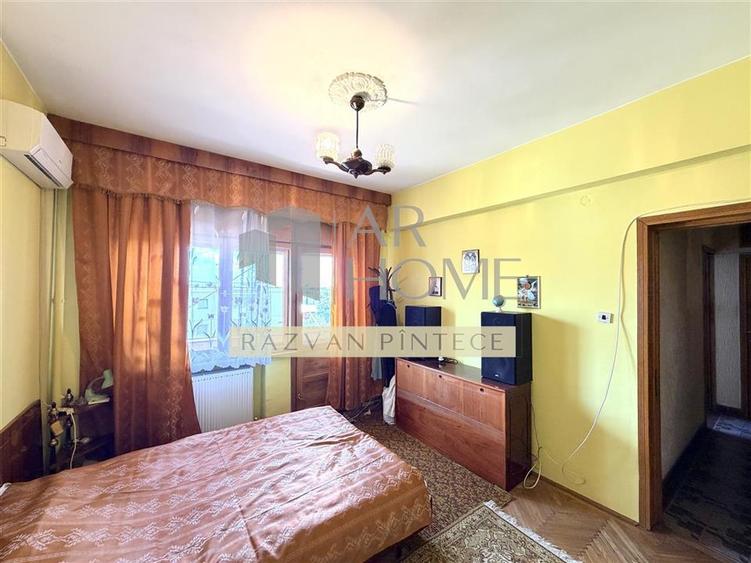 Apartament cu 3 camere decomandat în Ultracentral
