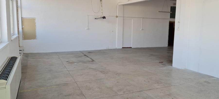Spațiu industrial, de 120 mp, în Bartolomeu