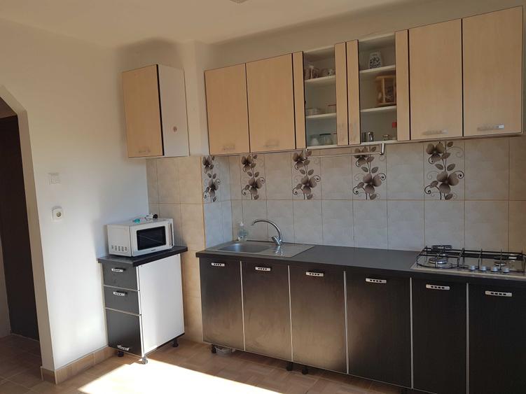 Inchiriez apartament 2 camere - 1