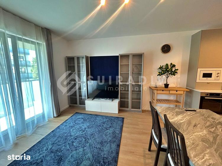 Apartament cu 3 camere semidecomandat în Dâmbul Rotund
