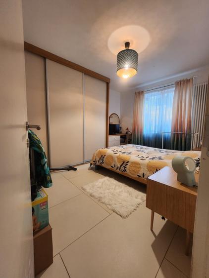 Apartament cu 2 camere semidecomandat, mobilat în Florești