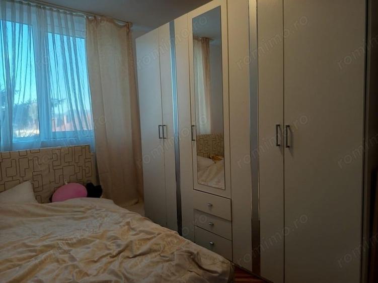 Apartament cu 4 camere decomandat în Progresul