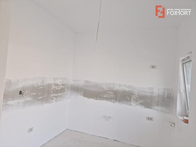 Duplex cu 4 camere cu Canalizare în Moșnița Nouă