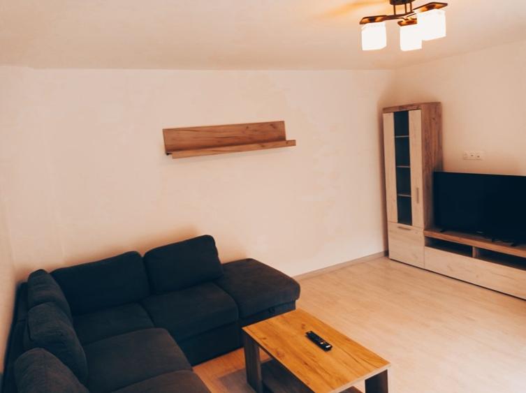 Apartament cu 2 camere decomandat, mobilat în Banat