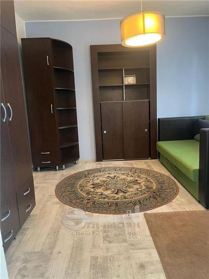 Casă cu 6 camere cu Teren 600 Mp în Sărărie