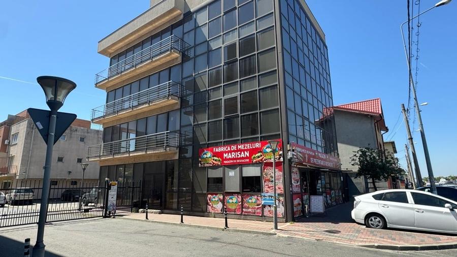 Spațiu comercial, de 638 mp, în Industriilor