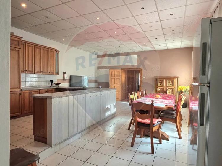 Casă cu 4 camere cu Teren 332 Mp în Ultracentral