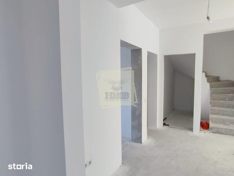 Casă cu 5 camere cu Teren 485 Mp în Cristian
