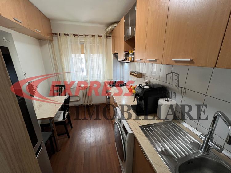 Dristor, Ramnicu Valcea, Piata, Metrou - 3