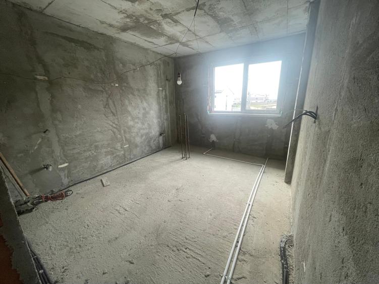 Complex nou 4 case P+1+M.5 cam.Util 175mp.Teren 253mp - 17