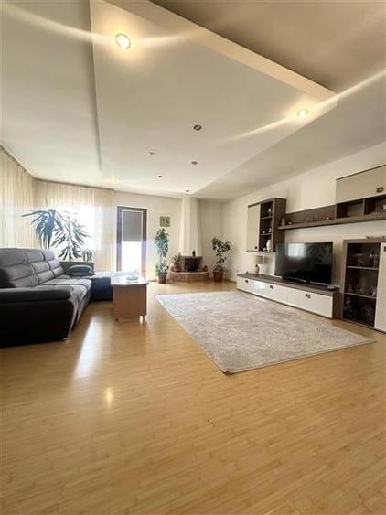 Casa S+P+1E cu Teren de 854 mp, Pretabila pentru Doua Familii - 4