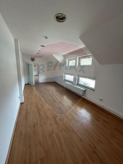 Spațiu comercial de 42.7mp de închiriat în zona Burdujeni - 10