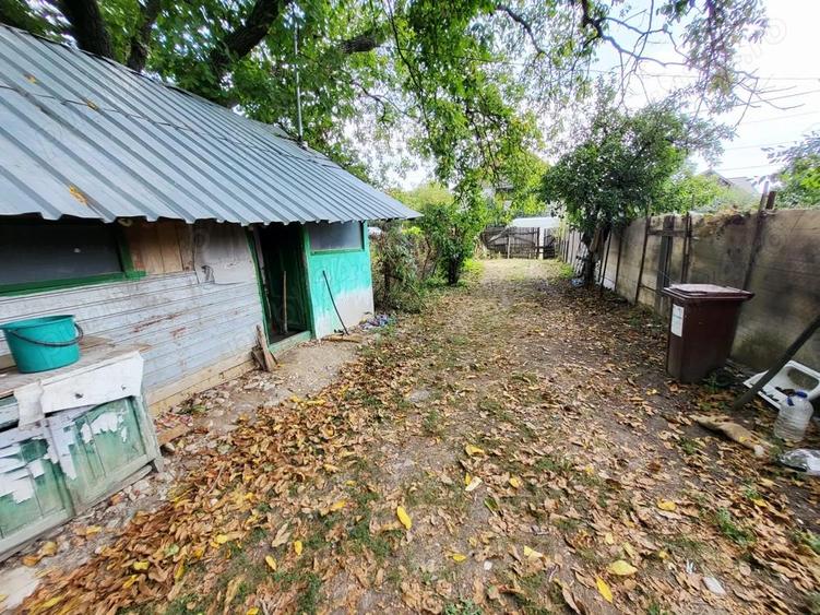 *PROPRIETAR*Casa Batraneasca*Toate Utilitatile*Com. Plopu*Sat Plopu*PH* - 9