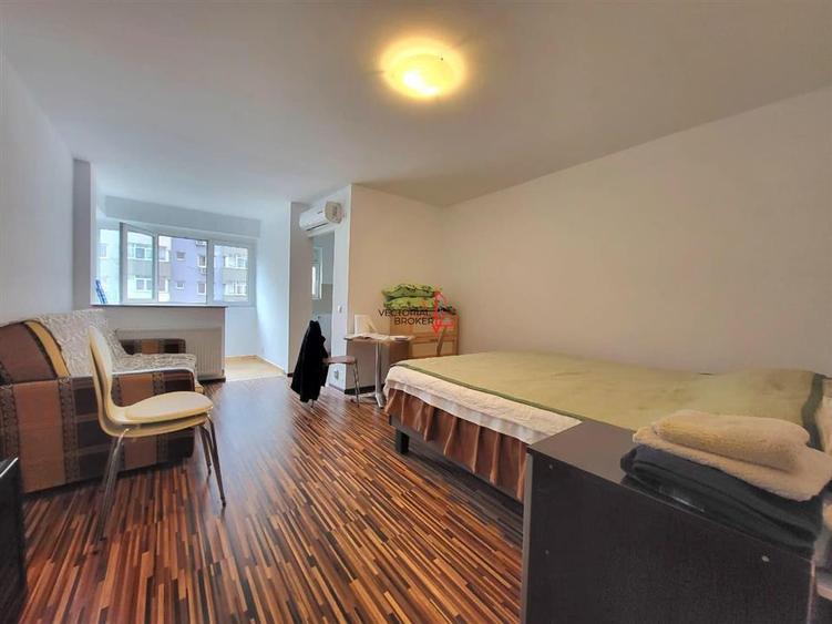 GARSONIERA RENOVATA / METROU 5 MIN - 1