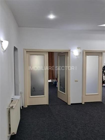 Apartament cu 4 camere decomandat în P-ța Victoriei Apartament cu 4 camere decomandat în P-ța Victoriei