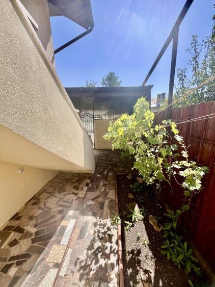 Casa de vanzare Frumusani - Spatiu Comercial la Parter - 25 min de Bucuresti - 12