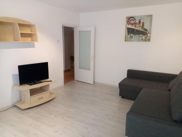 Pipera, OMV, Porche, Renault - 1