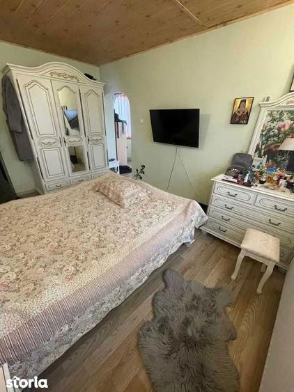 Casa de vanzare cu teren de 3000 mp,hala - 3