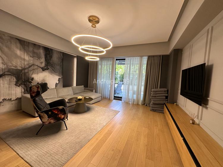 Apartament renovat complet în North Lake View,loc de parcare și boxa valabile