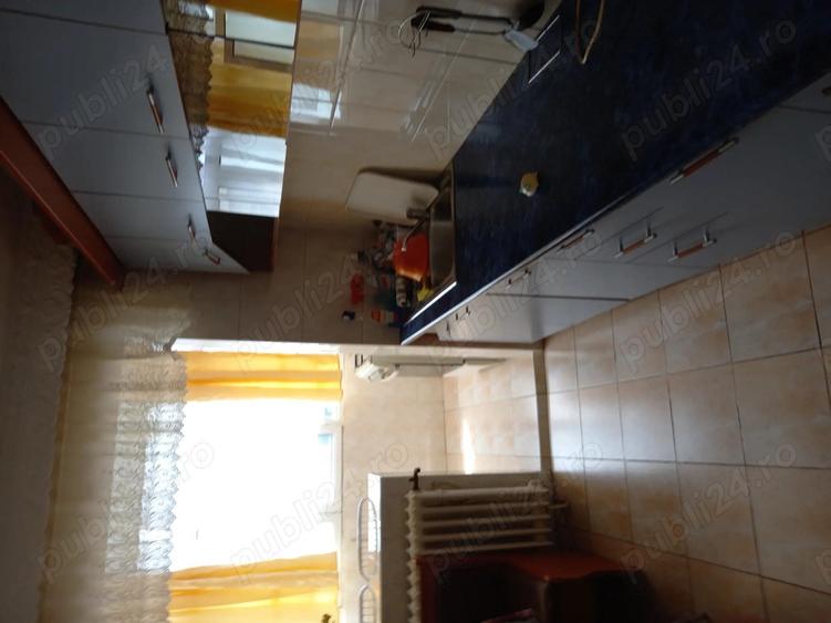 Inchiriez apartament cu doua camere decomandate, zona Nord. - 4