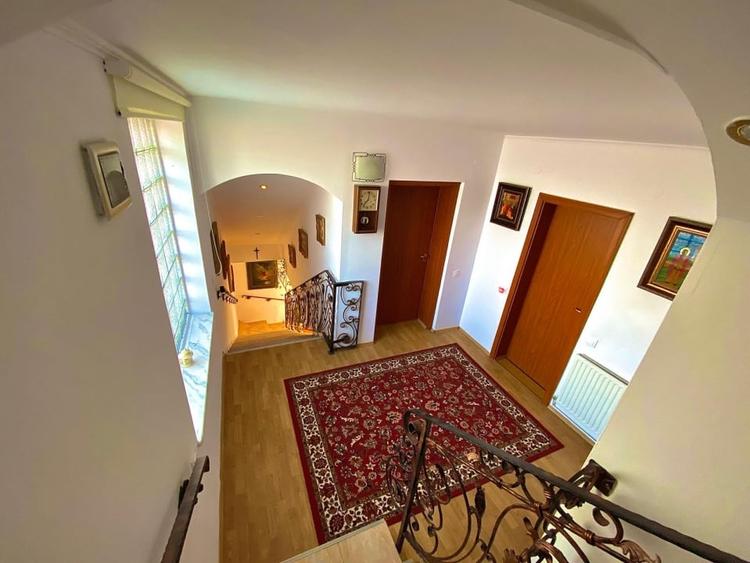 Casă individuală cu 6 camere în Centrul Istoric - 2