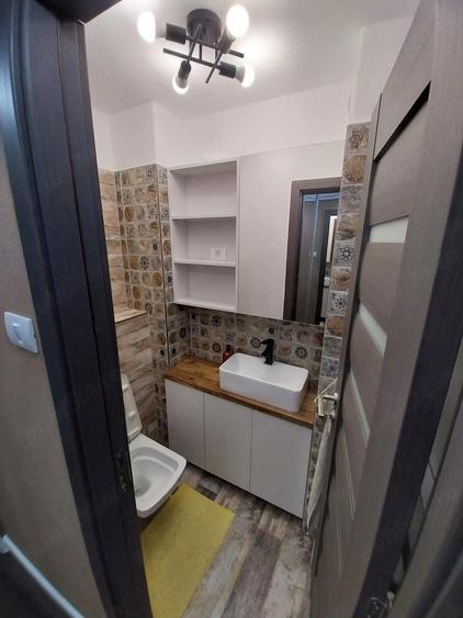 Proprietar, vand apartament 3 camere, decomandat, zona Dambovita - 10