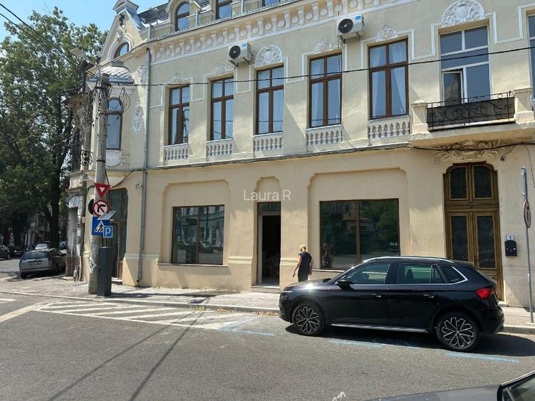 Calea Victoriei/Sfintii Voievozi inchiriez spatiu comercial stradal 100 mp Calea Victoriei/Sfintii Voievozi inchiriez spatiu comercial stradal 100 mp