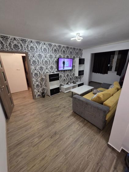 Inchiriez apartament 4 camere - etaj 1 - 2