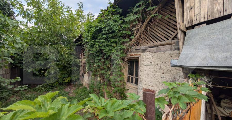 Buc?ani 80mp, teren 2540mp casa de renovat - 2