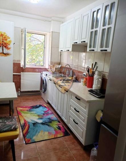 3 camere,  Casa de Cultura, decomandate, mobilat modern, etaj 2/4 centrala gaz - 5